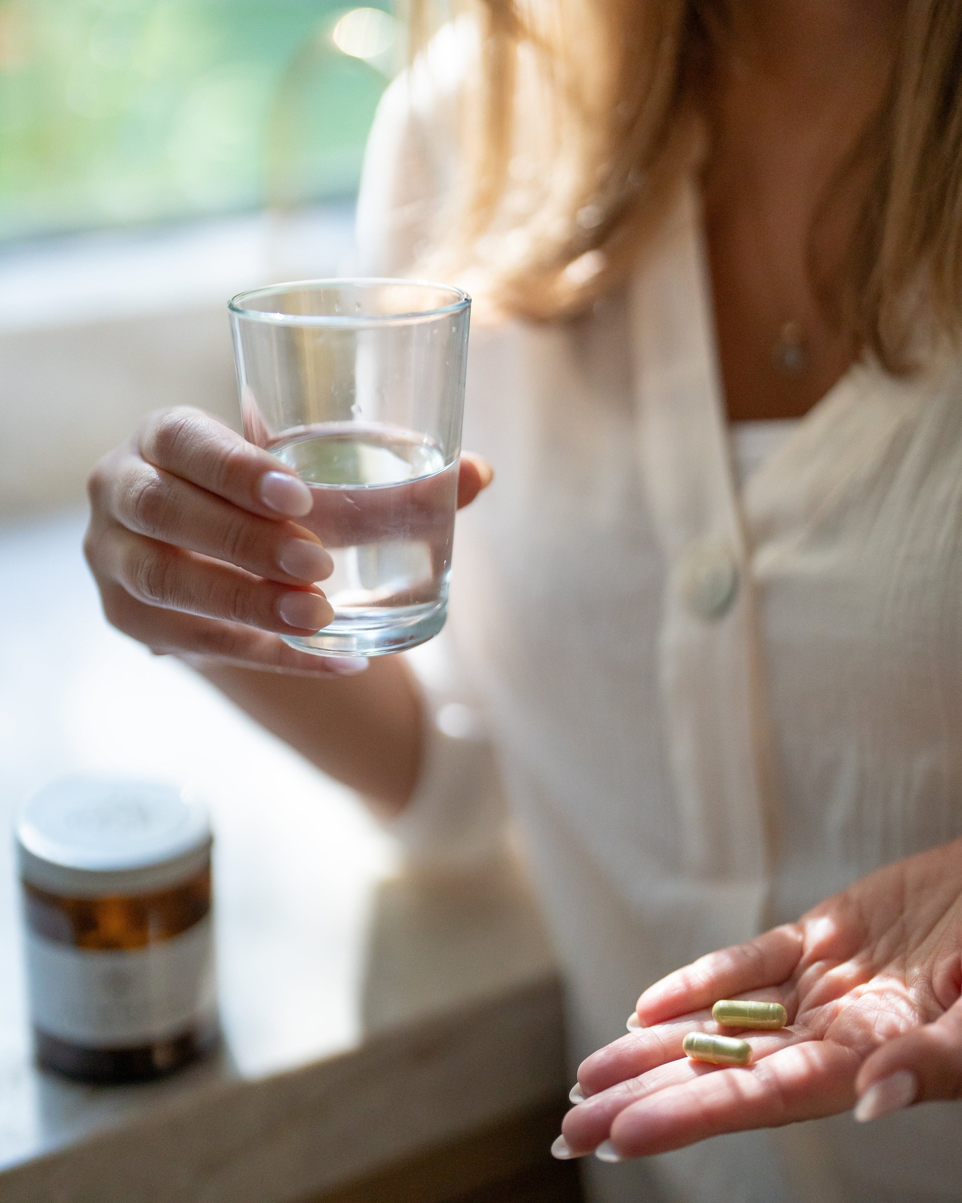 Premium Organic Moringa leaf Powder Supplements in Vegan Capsules 120ct in a Glass Jar. Non-GMO, Complete Green Superfood-4